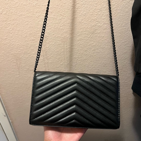 Yves Saint Laurent Black Chevron Crossbody Bag - Picture 2 of 4